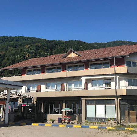 ホテルTime-Out - Valea Oltului Balota  エクステリア 写真